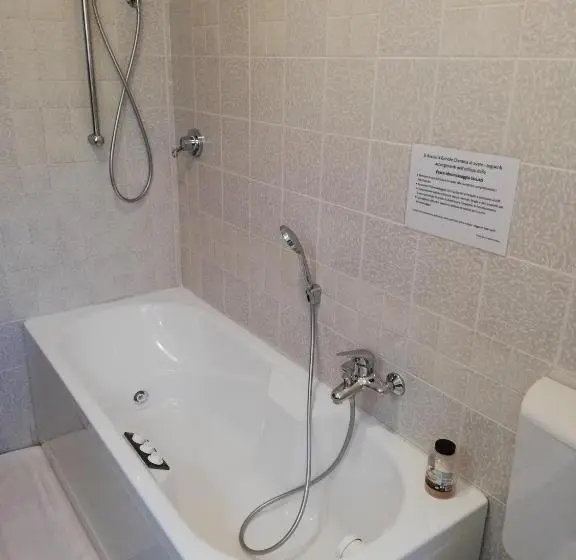 バスタブ付きスタンダードルーム, B&b Villa Dei Cigni Reali