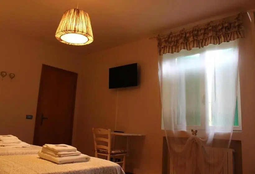 スタンダードトリプルルームの外観-バスルーム, B&b Villa Dei Cigni Reali