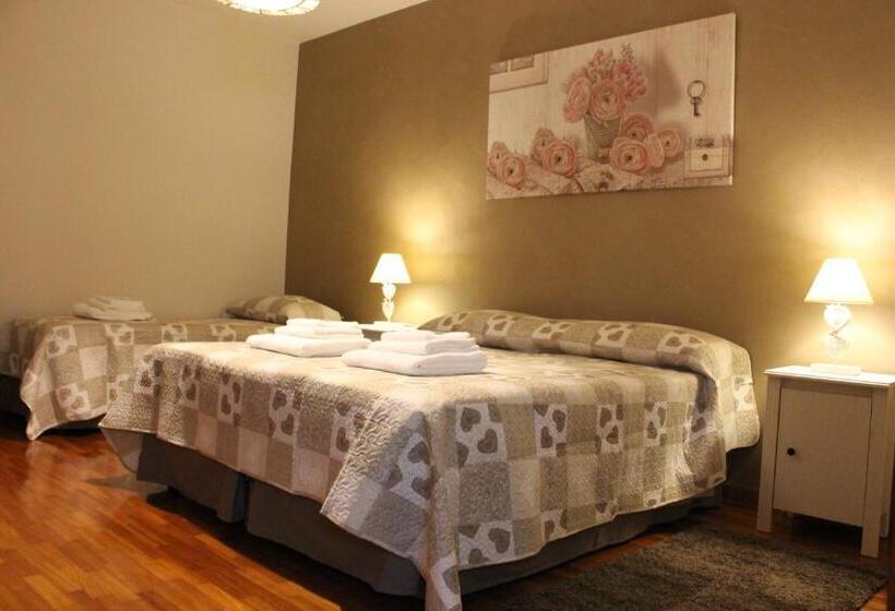اتاق سه‌نفرۀ استاندارد با سرویس بهداشتی بیرون از اتاق, B&b Villa Dei Cigni Reali
