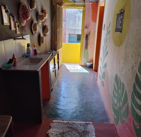 Стандартный внешний трехместный номер с ванной комнатой, Perto Do Aeroporto De Salvador Dona Pitanga Hostel