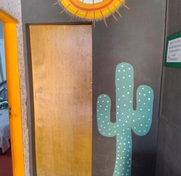 Стандартный внешний трехместный номер с ванной комнатой, Perto Do Aeroporto De Salvador Dona Pitanga Hostel