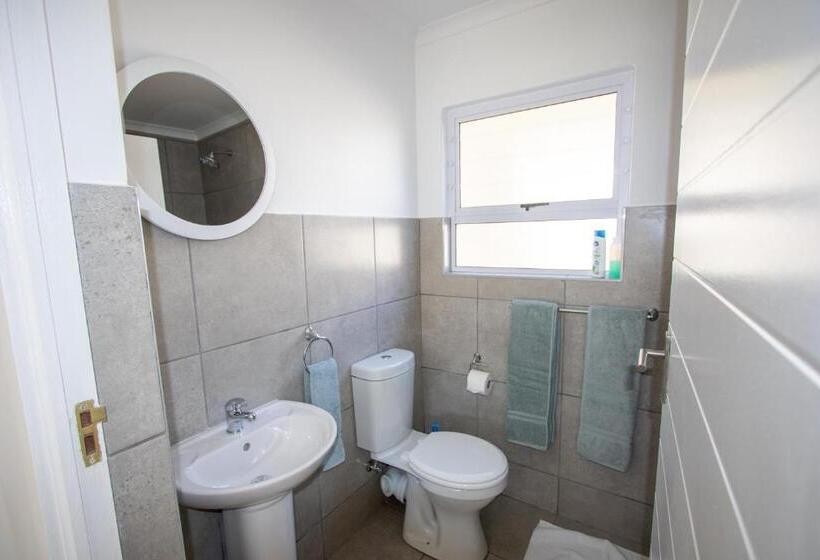 کابین, Pine Park Garden Cottages