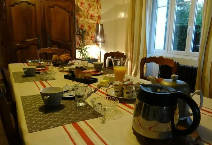 デラックスルーム, Les Tilleuls   Chambres D Hôtes   La Rochefoucauld