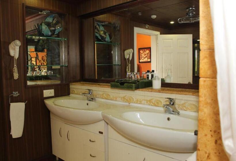 اتاق خانوادگی, Fenicia Riverside Resort