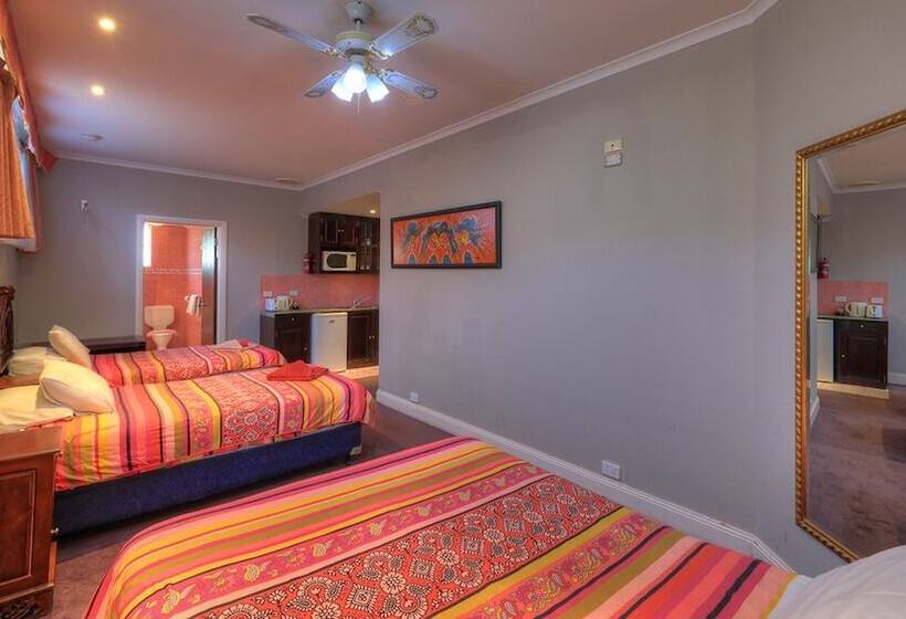 דירת חדר, Hatchers Richmond Manor