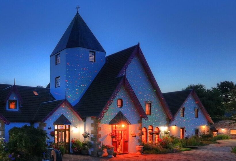 דירת שלושה חדרים, Hatchers Richmond Manor