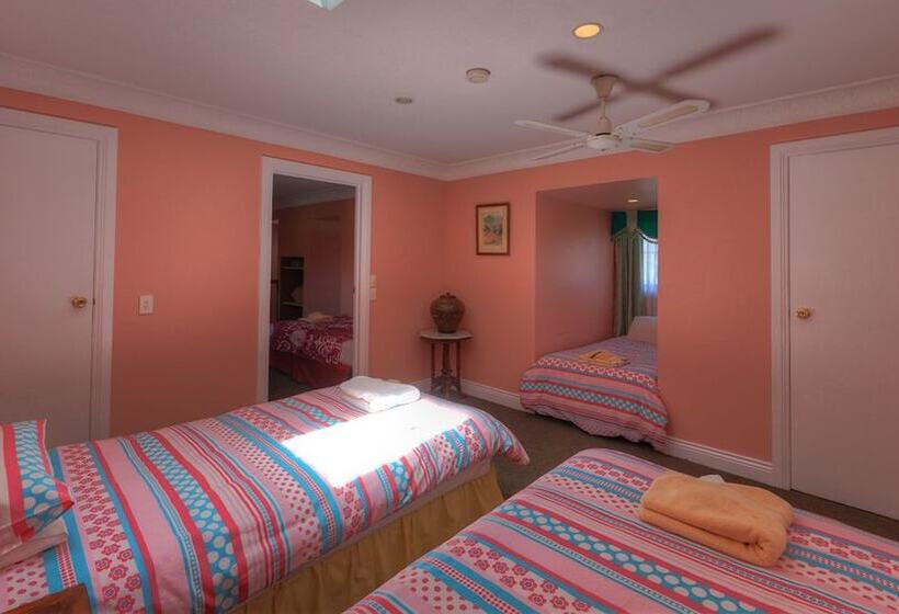 דירת שלושה חדרים, Hatchers Richmond Manor