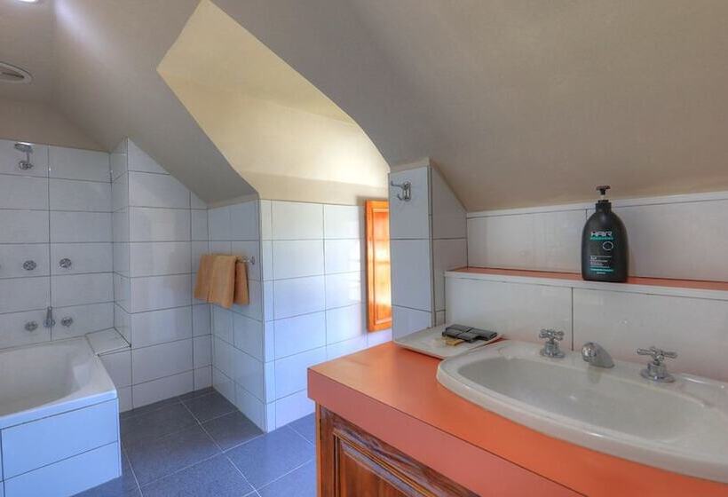 דירת חדר, Hatchers Richmond Manor