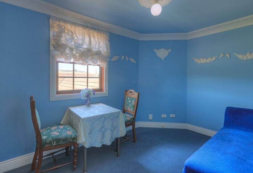 סוויטה, Hatchers Richmond Manor