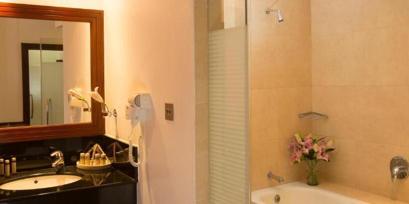 Pokój Club, Ole Sereni