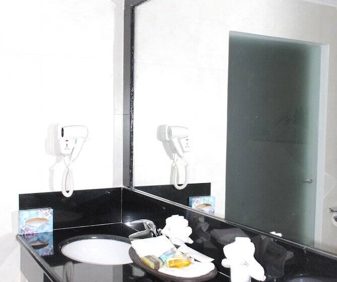 Pokój Club, Ole Sereni