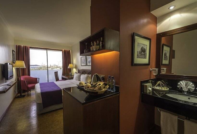 Pokój Club, Ole Sereni