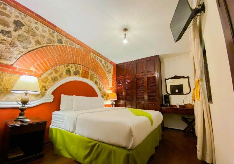 Люкс, Adya Nalendra Boutique