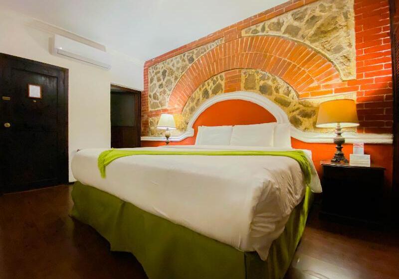 Люкс, Adya Nalendra Boutique