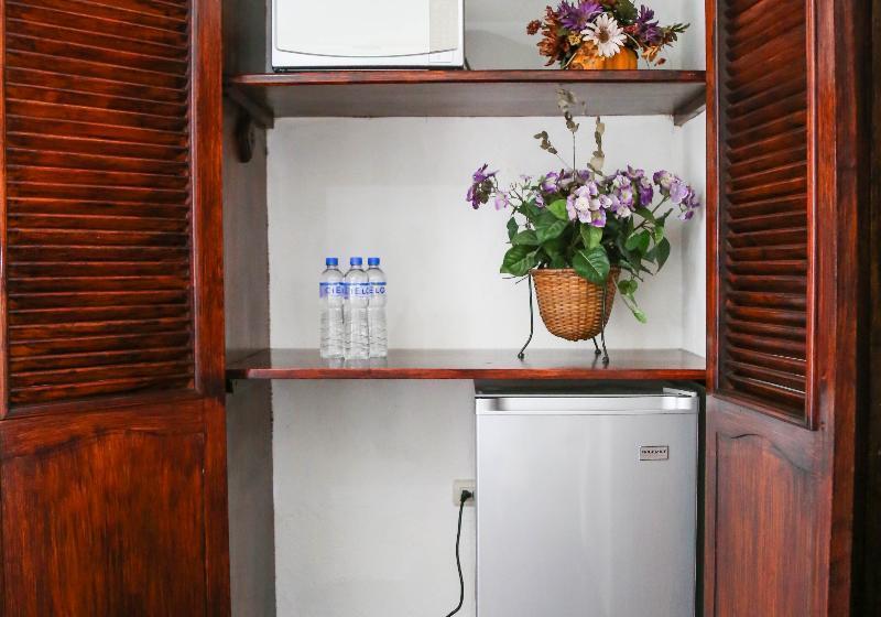 Люкс, Adya Nalendra Boutique