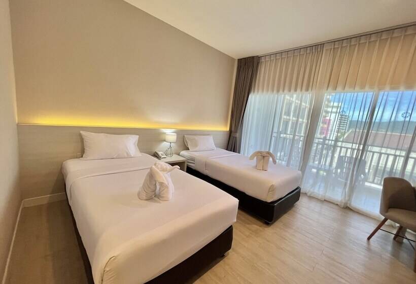 Номер Deluxe, Amata Patong