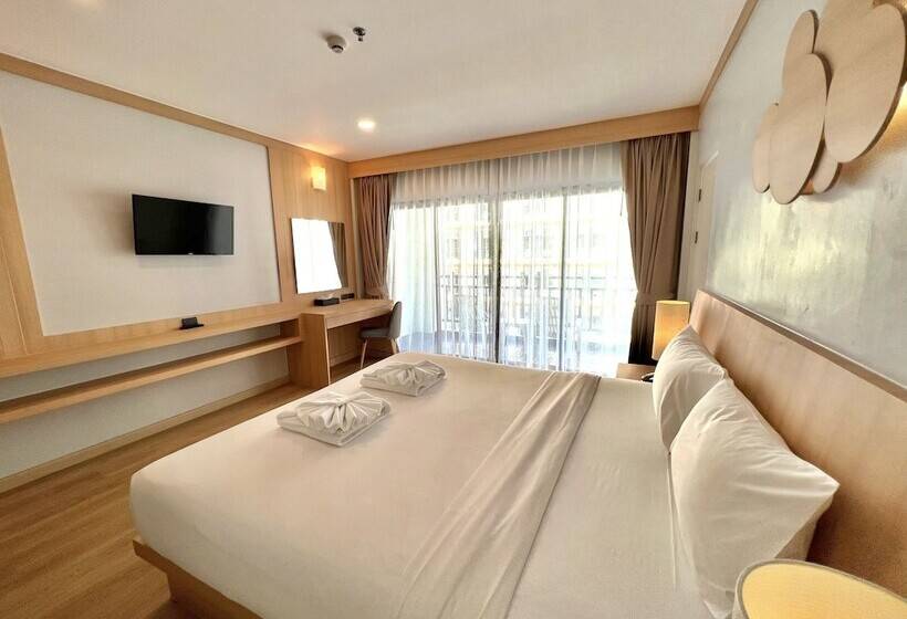 풀장 전망 디럭스 룸, Amata Patong