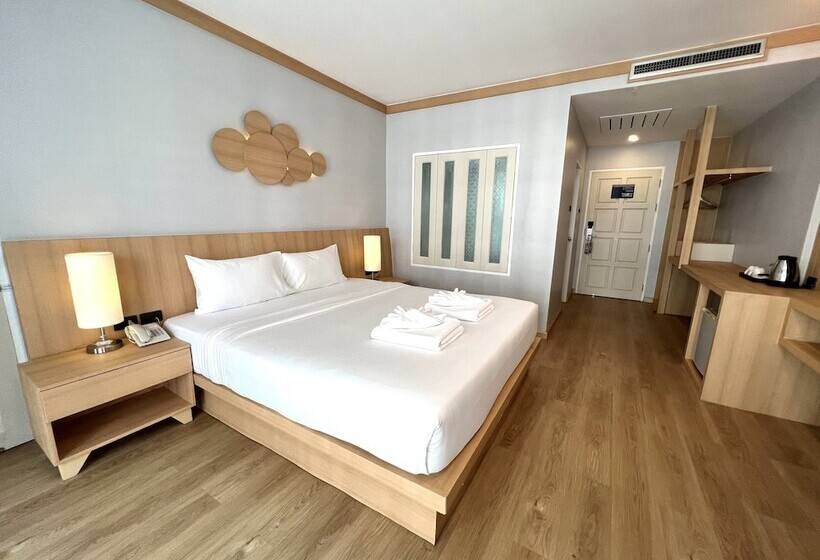 풀장 전망 디럭스 룸, Amata Patong