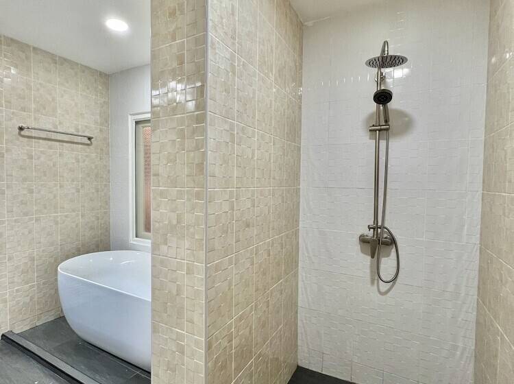 스탠다드 룸, Amata Patong