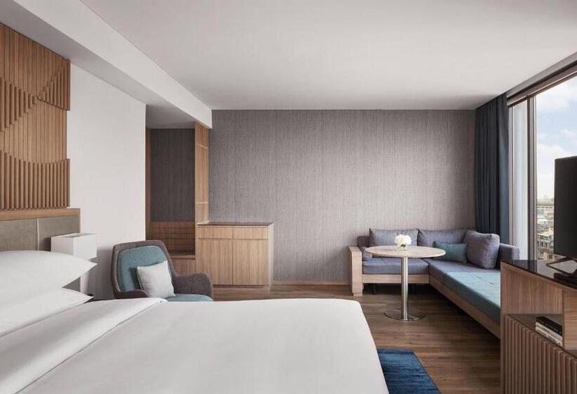 غرفة بريميوم, Courtyard By Marriott Phnom Penh