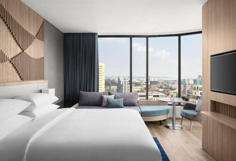 キングサイズベッドのエクゼクティブルーム, Courtyard By Marriott Phnom Penh