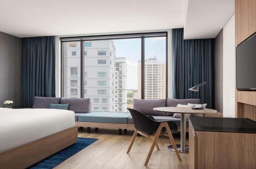 غرفة ديلوكس سرير كينج, Courtyard By Marriott Phnom Penh