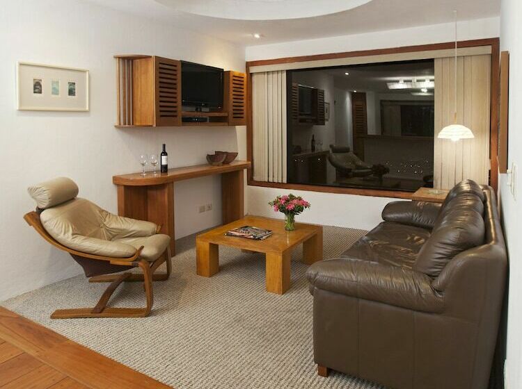 可观山景的豪华套房, El Crater