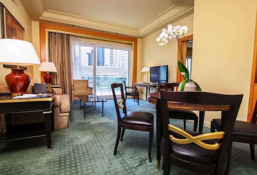 סוויטה, Four Seasons Hotel Beirut