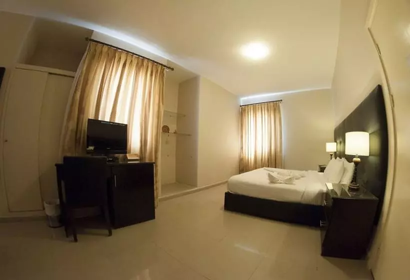 اتاق استاندارد سه نفره, La Maison