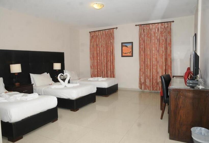 اتاق استاندارد سه نفره, La Maison