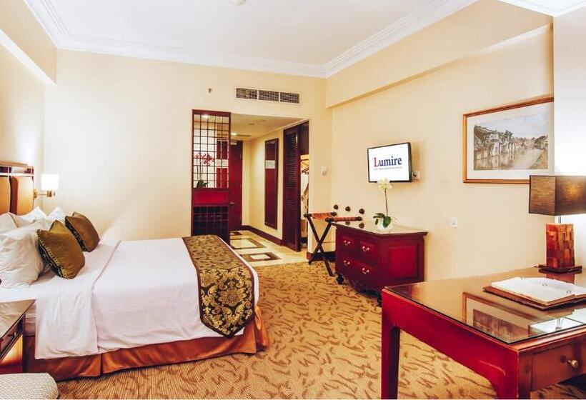 Номер Executive, Lumire Hotel & Convention Centre