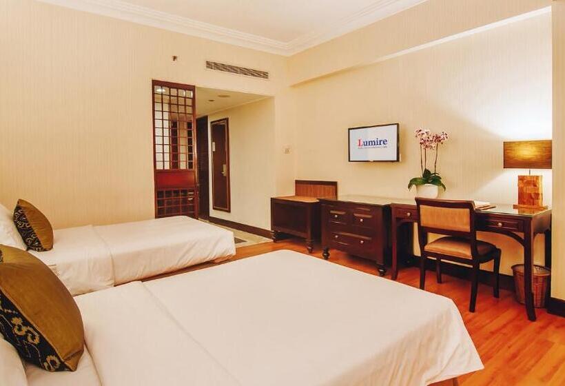 Номер Deluxe, Lumire Hotel & Convention Centre