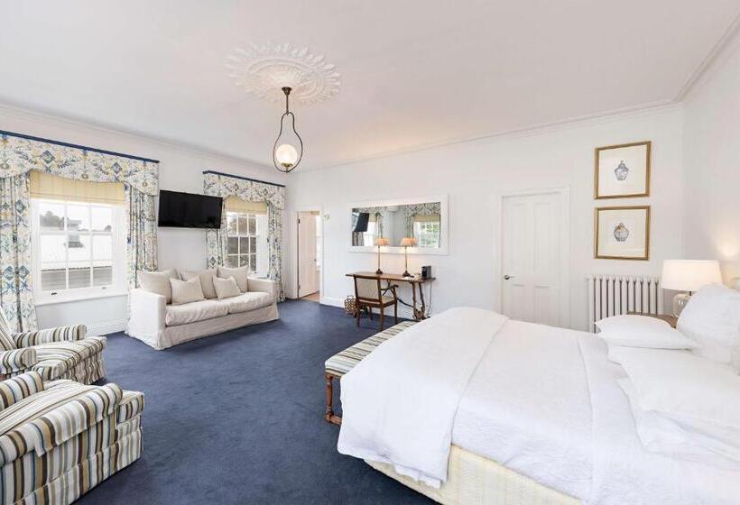 デラックススイート, Oscars Waterfront Boutique