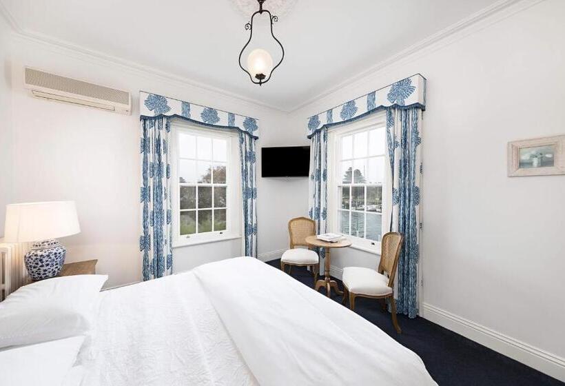 リバービュースイート, Oscars Waterfront Boutique