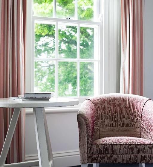 リバービュースイート, Oscars Waterfront Boutique