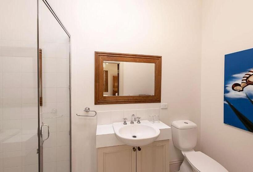 ガーデンビュースイート, Oscars Waterfront Boutique