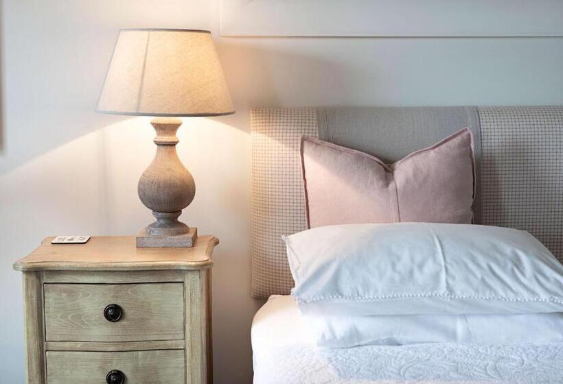 リバービュースイート, Oscars Waterfront Boutique