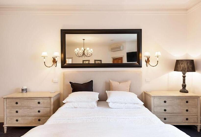 ガーデンビュースイート, Oscars Waterfront Boutique