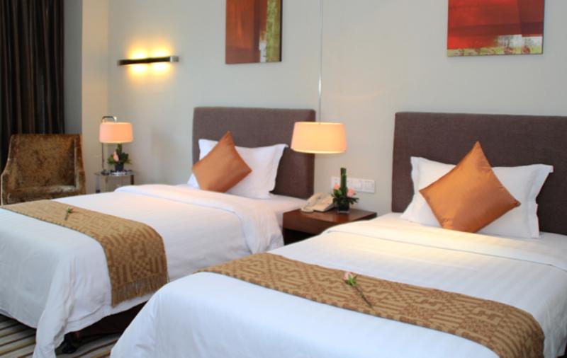 수피리어 룸, Poly