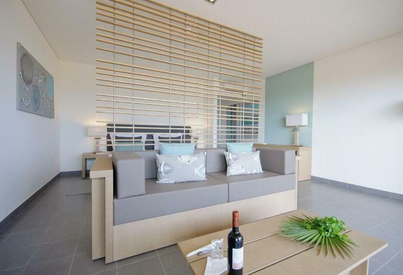 سوییت لوکس, Oasis Salinas Sea