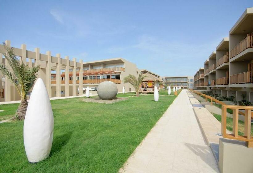 اتاق استاندارد با چشم‌انداز باغ, Oasis Salinas Sea
