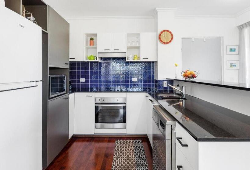 패밀리 아파트, Seachange Coolum Beach