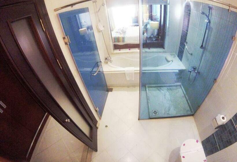 اتاق سه نفره دلوکس با چشم‌انداز دریا, Xperience Sea Breeze Resort