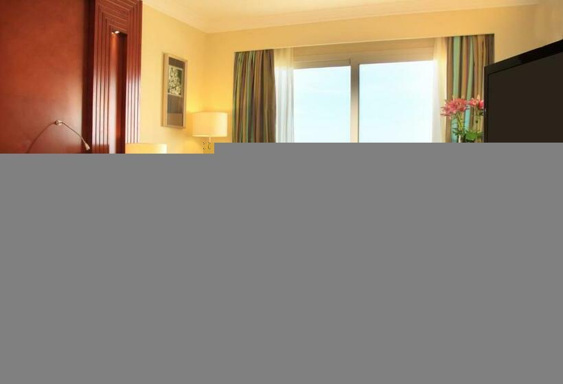 سوئیت پرزیدنت, Xperience Sea Breeze Resort