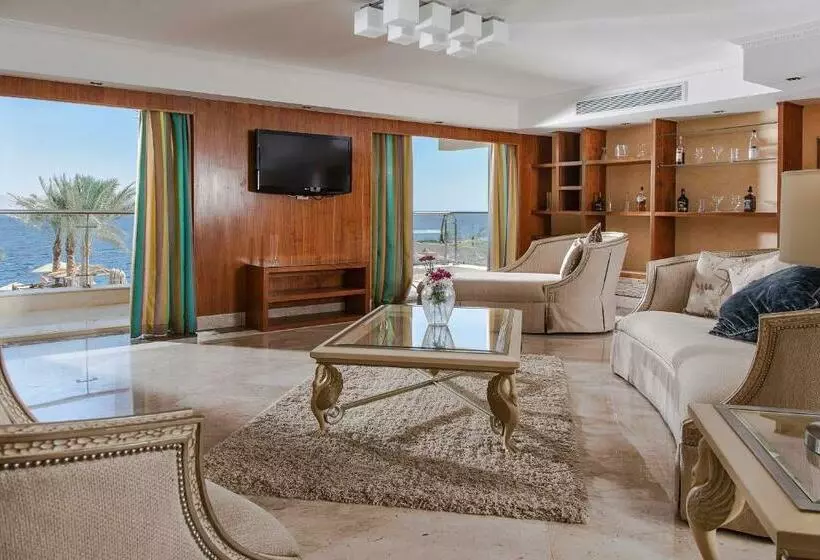 سوئیت پرزیدنت, Xperience Sea Breeze Resort