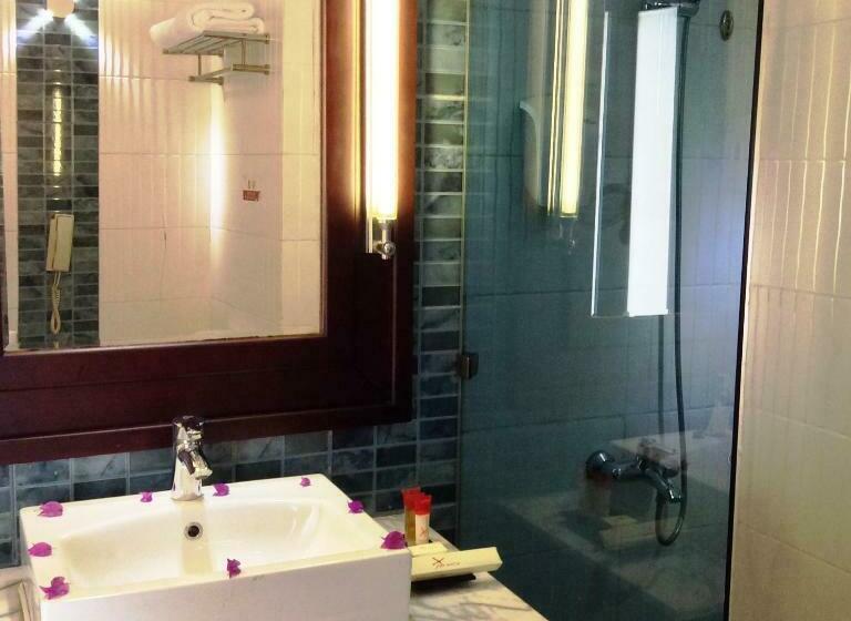 اتاق خانوادگی تودرتو, Xperience Sea Breeze Resort