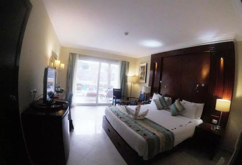 Standard swim-up room, Xperience Sea Breeze Resort