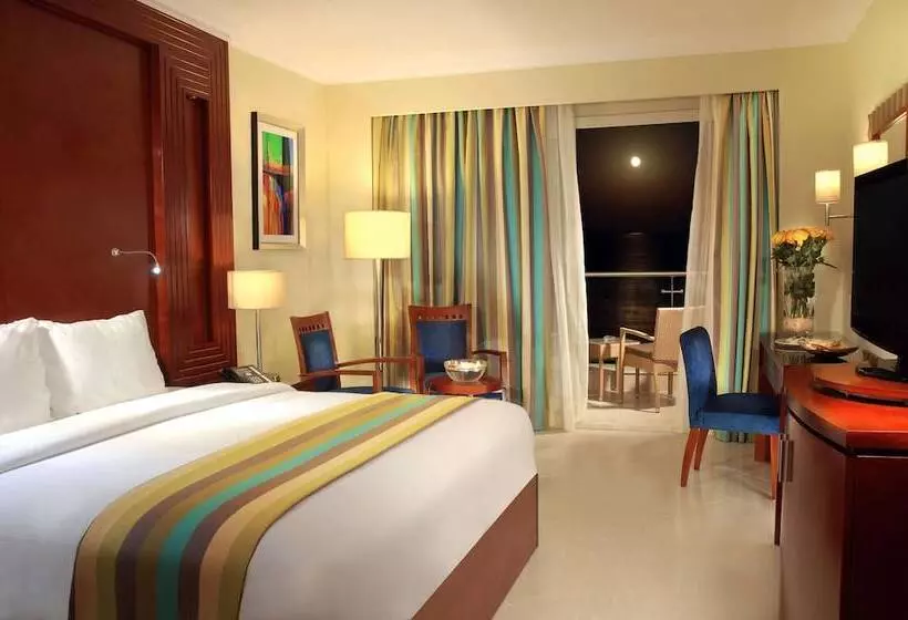 اتاق خانوادگی تودرتو, Xperience Sea Breeze Resort