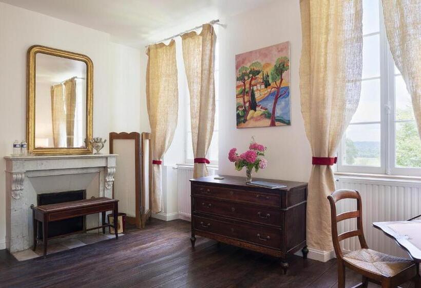 Полулюкс Вид на Сад, Château Le Méjean