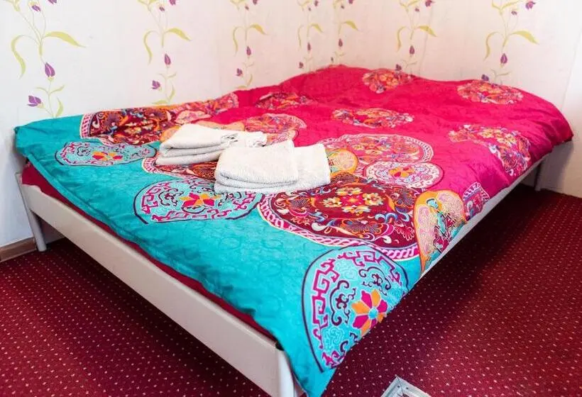 اتاق اکونومی, Center Walk Apartment And Room